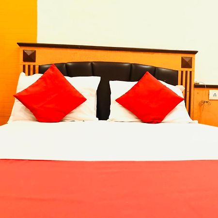 Hotel Volga 2 ムンバイ エクステリア 写真